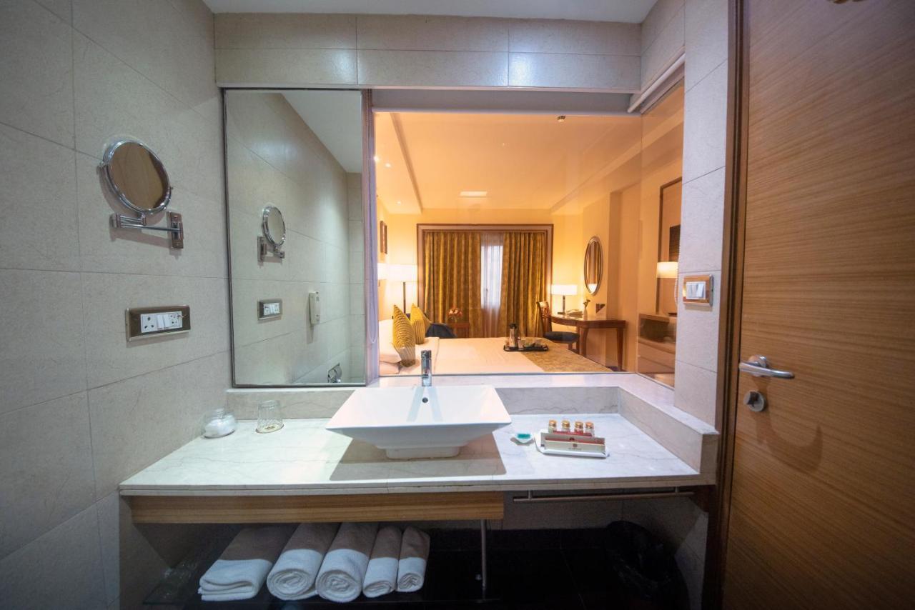 โรงแรมเดอซอฟรานี โกลกาตา ภายนอก รูปภาพ